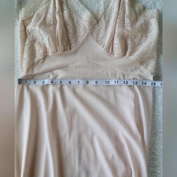 Vintage Van Raalte Nylon Philmy Slip with Lace Top/Lace Hem Size 36 Pale… - Picture 6 of 12